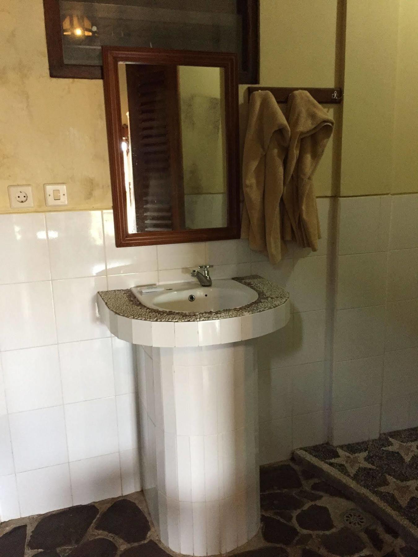 Meme Surung Guesthouse Munduk Екстериор снимка